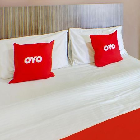 Oyo 89985 Js Hotel Johor Bahru Eksteriør bilde