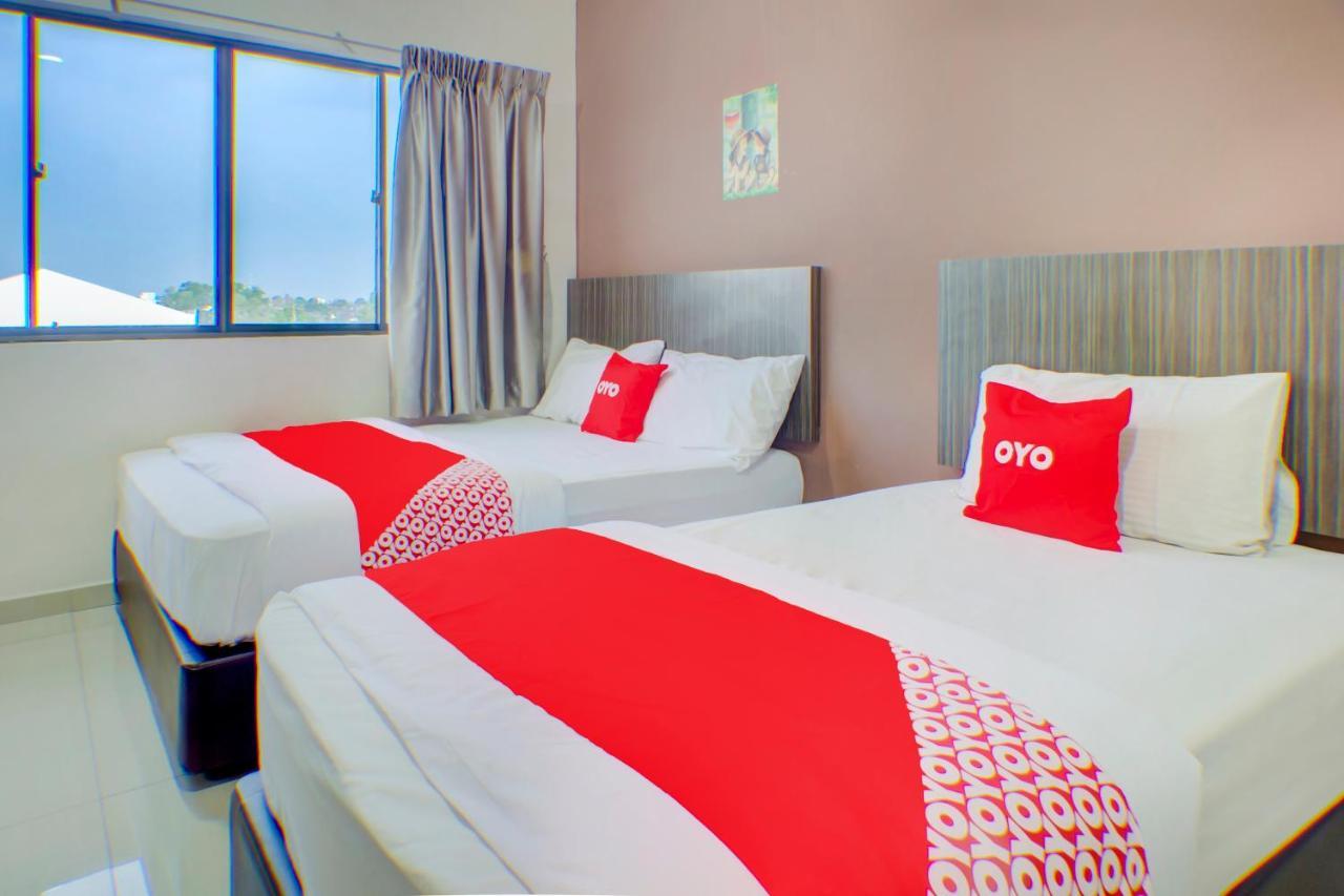 Oyo 89985 Js Hotel Johor Bahru Eksteriør bilde