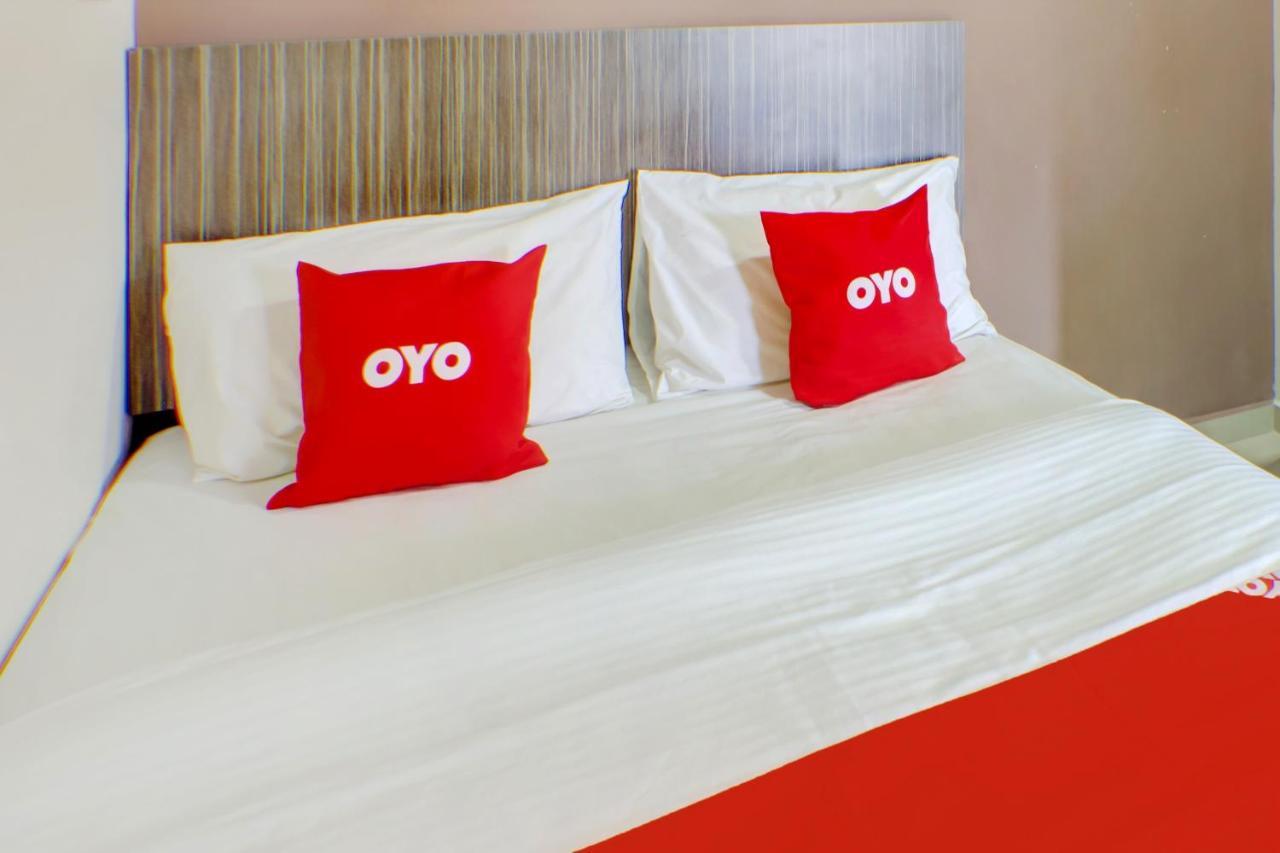 Oyo 89985 Js Hotel Johor Bahru Eksteriør bilde