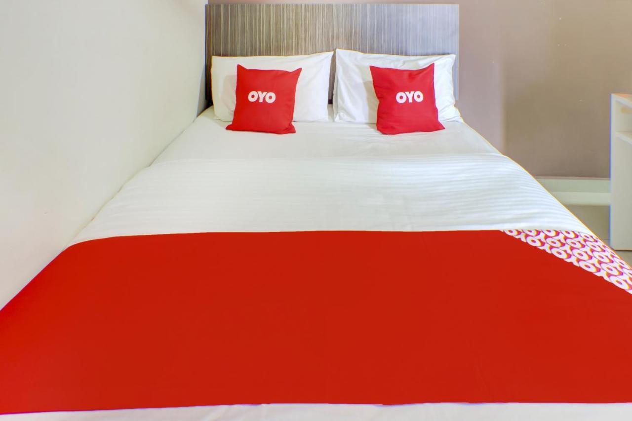 Oyo 89985 Js Hotel Johor Bahru Eksteriør bilde